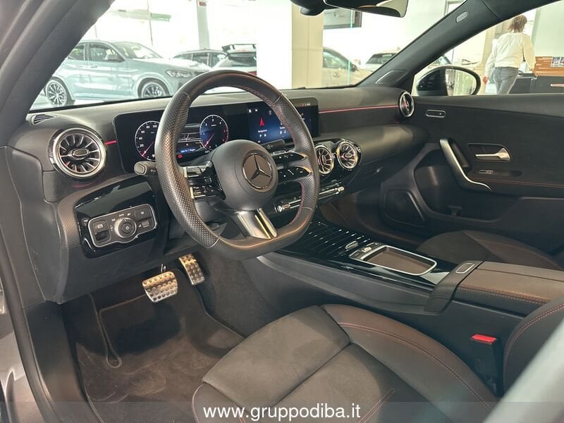 Mercedes-Benz Classe A Compatta A 180 d AMG Line Premium auto