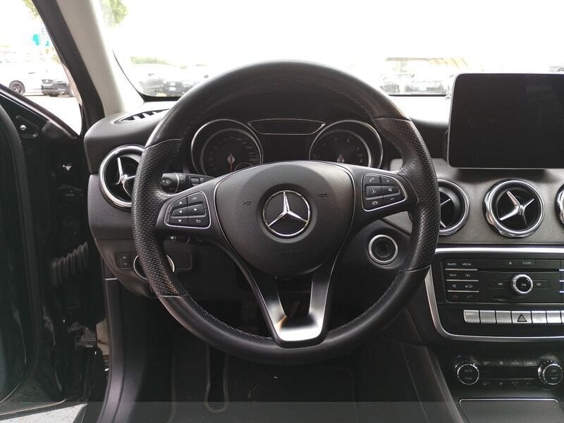 Mercedes-Benz GLA GLA 180 Sport
