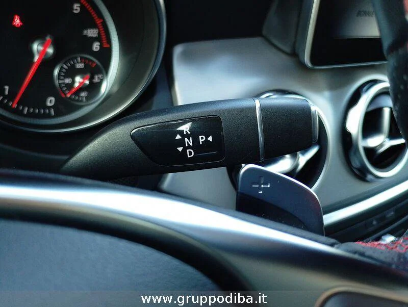 Mercedes-Benz GLA GLA 200 d Premium 4matic auto