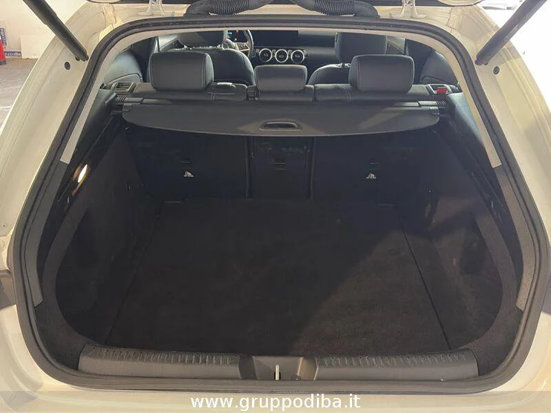 Mercedes-Benz CLA Shooting Brake CLA Shooting Brake 180 d Advanced auto