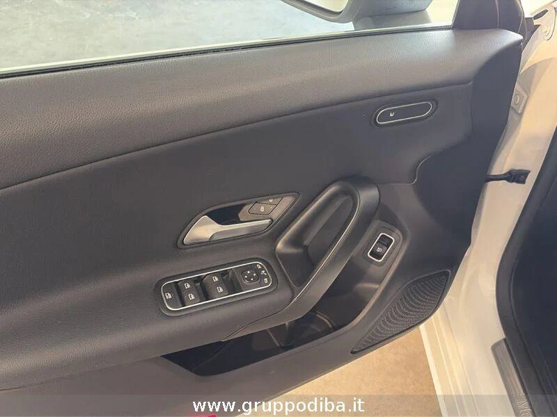 Mercedes-Benz CLA Shooting Brake CLA Shooting Brake 180 d Advanced auto