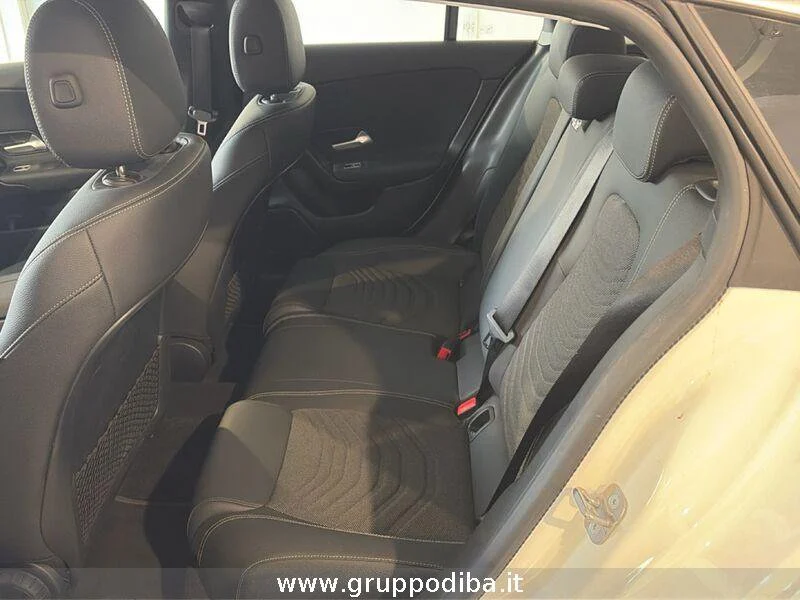 Mercedes-Benz CLA Shooting Brake CLA Shooting Brake 180 d Advanced auto