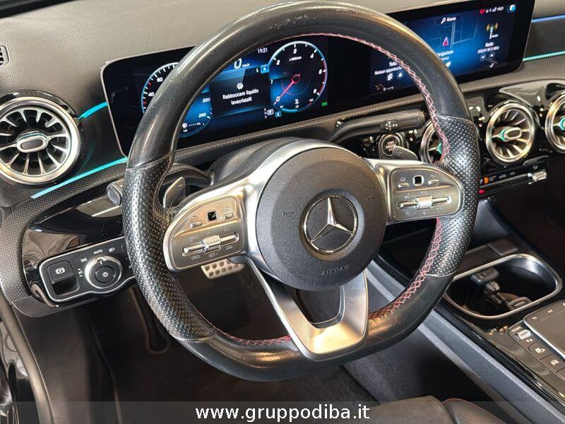 Mercedes-Benz Classe A A 200 d Premium 4matic auto